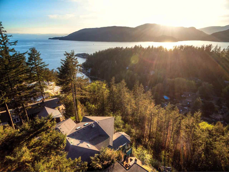 6459 Madrona Crescent, West Vancouver BC V7W 2J7