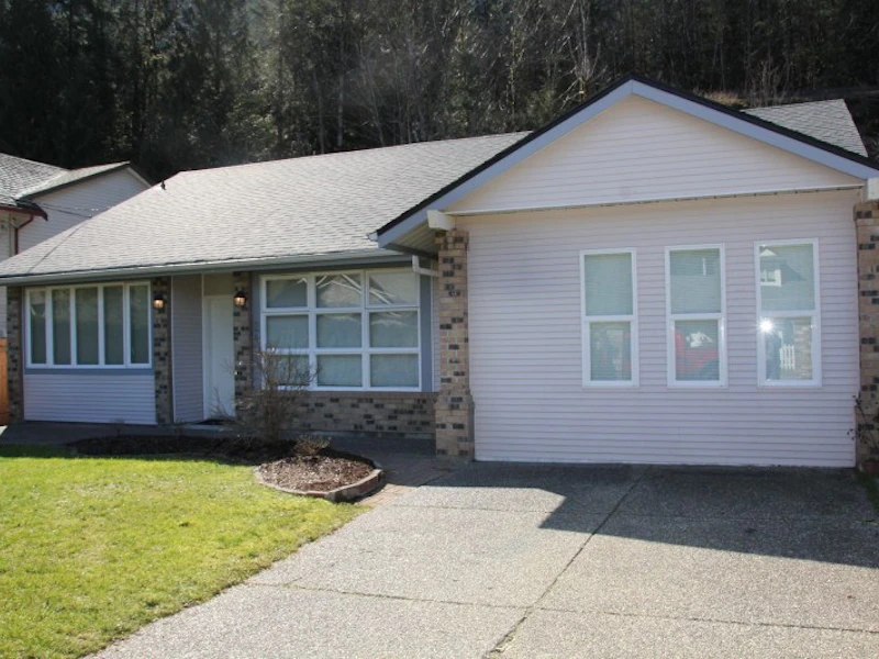 240 Forrest Crescent, Hope BC V0X 1L4