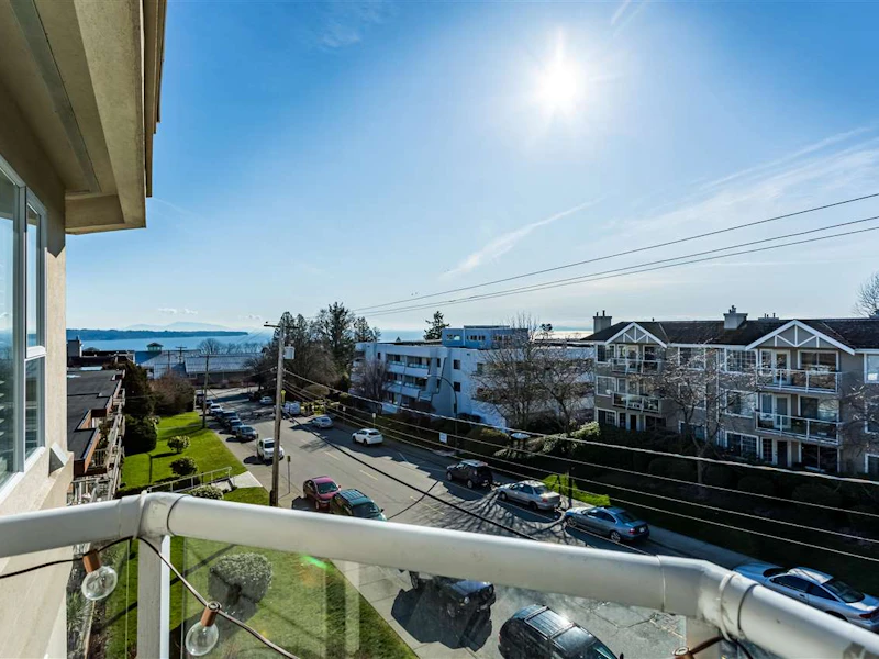 303 - 1378 George Street, Surrey BC V4B 3Z9