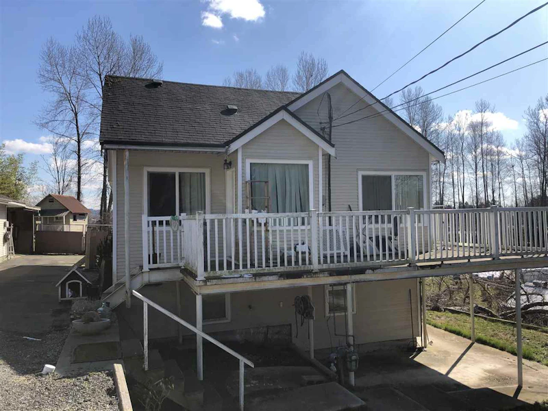 6384 Thorne Avenue, Burnaby BC V3N 2V1