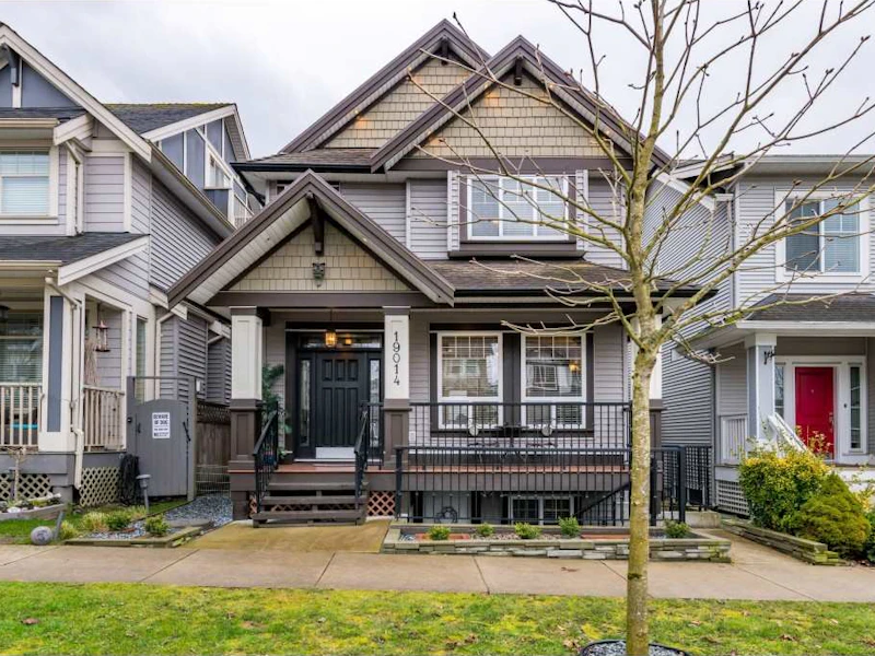 19014 67a Avenue, Surrey BC V4N 6A2