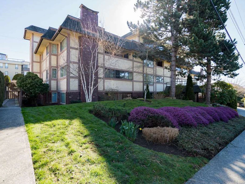 302 - 1368 Foster Street, Surrey BC V4B 3X4