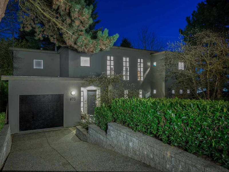 670 Duchess Avenue, West Vancouver BC V7T 1G7
