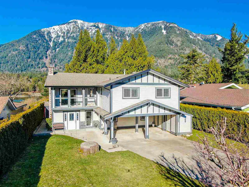 256 Water Avenue, Hope BC V0X 1L3