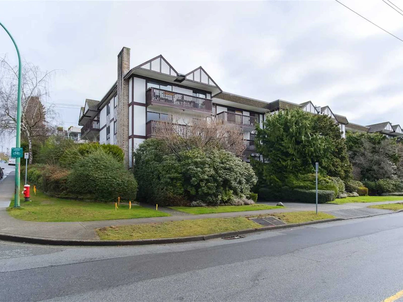 203 - 310 E 3rd Street, North Vancouver BC V7L 1E9