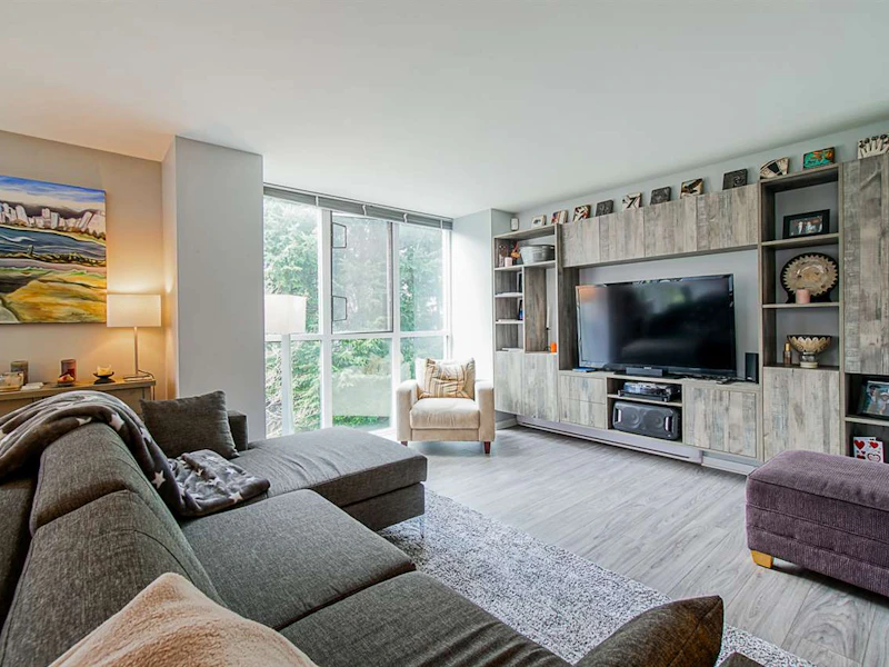 202 - 1633 W 10th Avenue, Vancouver BC V6J 2A2