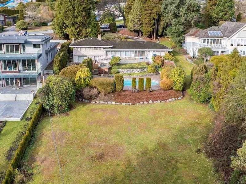 680 Southborough Drive, West Vancouver BC V7S 1M8