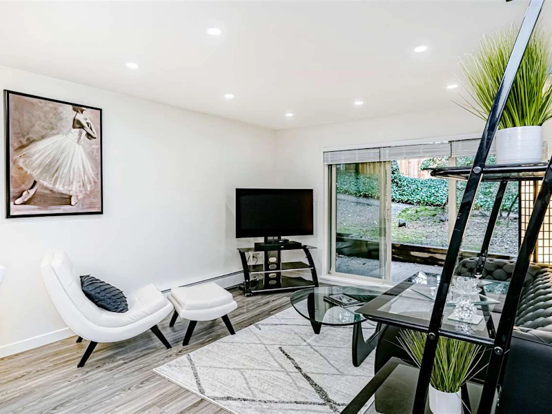 202 - 9867 Manchester Drive, Burnaby BC V3N 4P6