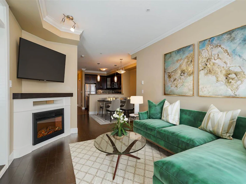 420 - 13897 Fraser Highway, Surrey BC V3T 0G8