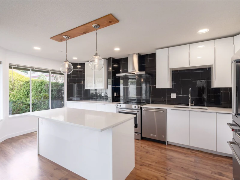 125 - 2880 Panorama Drive, Coquitlam BC V3E 2W4