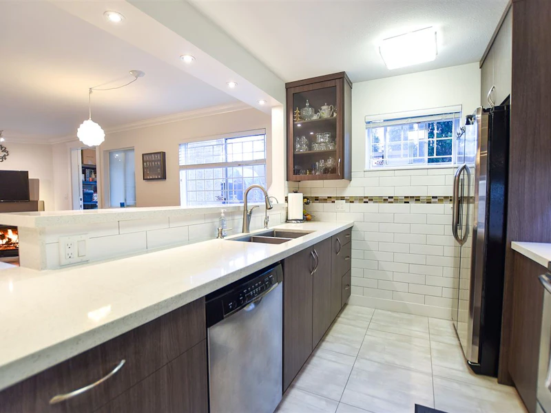 103 - 526 W 13th Avenue, Vancouver BC V5Z 1N7