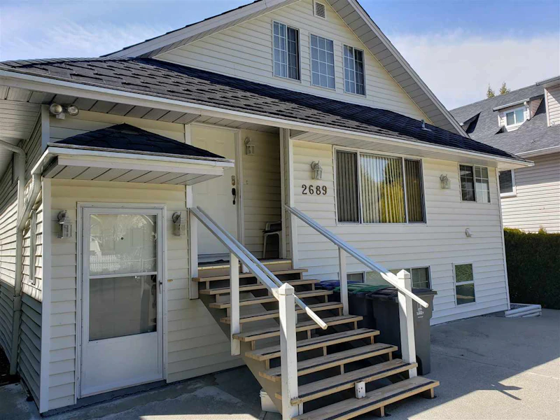 2689 Mcbride Avenue, Surrey BC V4A 3E9