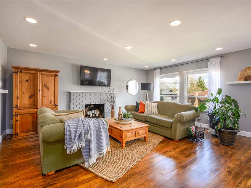 21232 94a Avenue, Langley BC V1M 1M6
