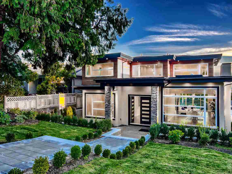 351 E 26th Street, North Vancouver BC