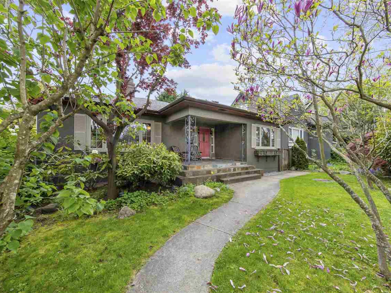 3828 W Broadway Avenue, Vancouver BC V6R 2C3