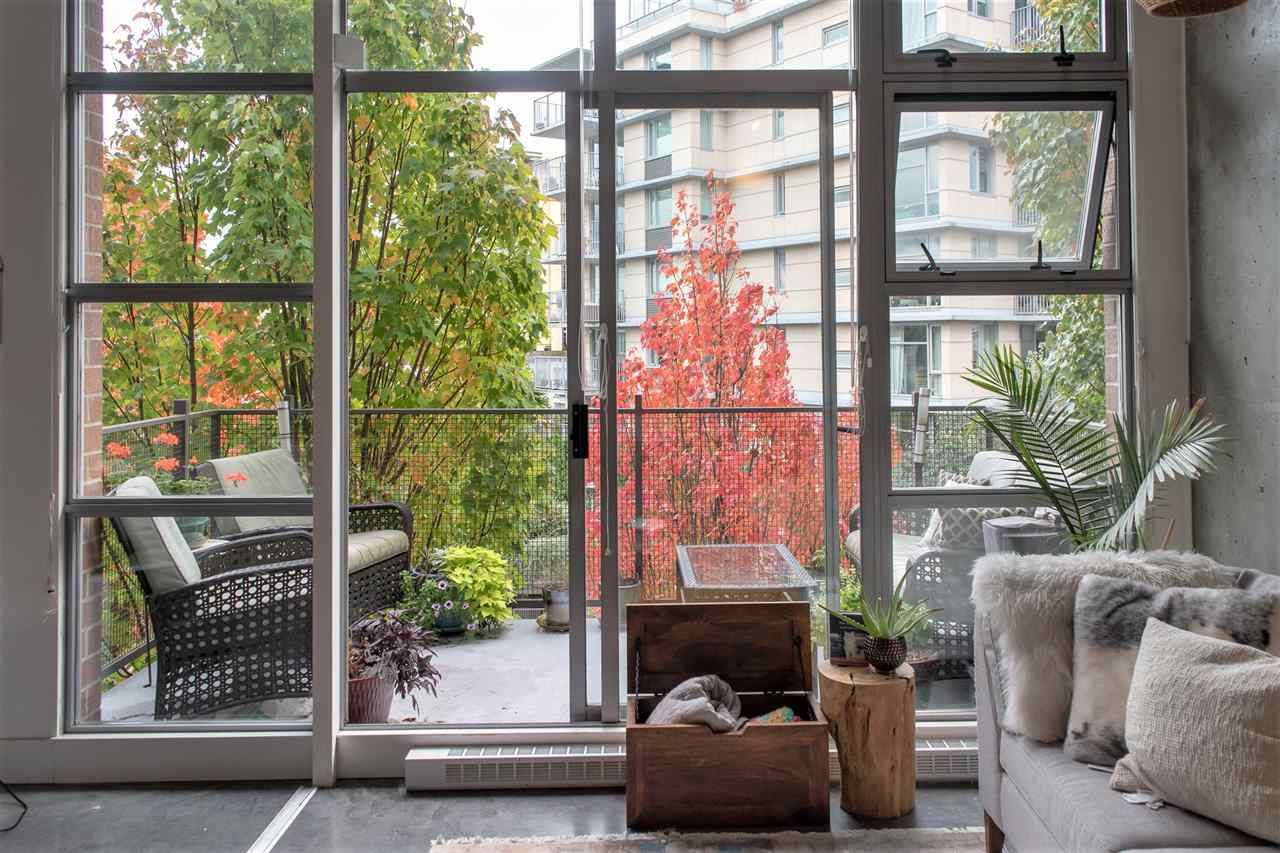 407-2635 Prince Edward St  