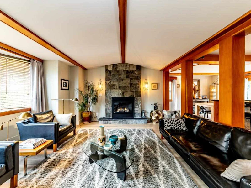3584 Emerald Drive, North Vancouver BC V7R 3B7