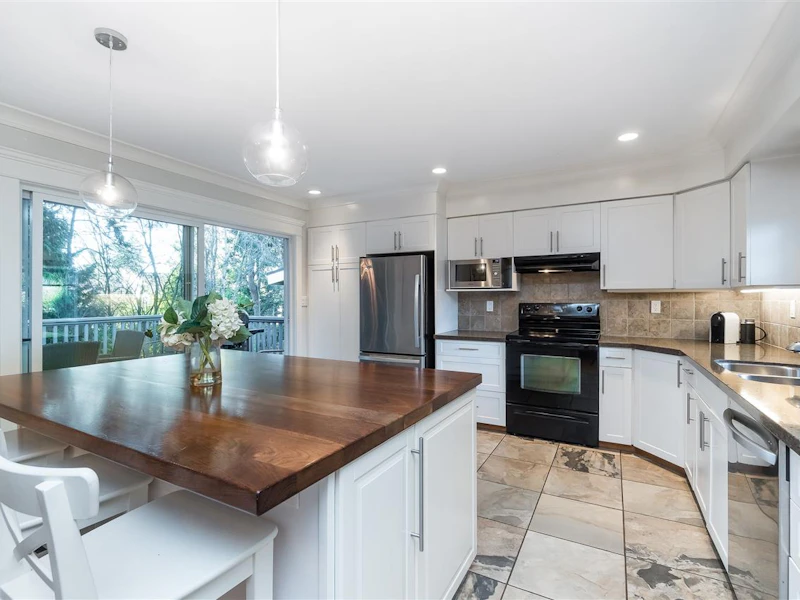 131 49th Street, Delta BC V4M 2P1