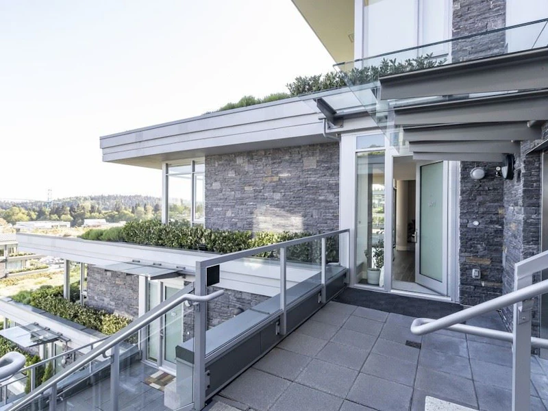 601 - 908 Keith Road, West Vancouver BC V7T 1M3