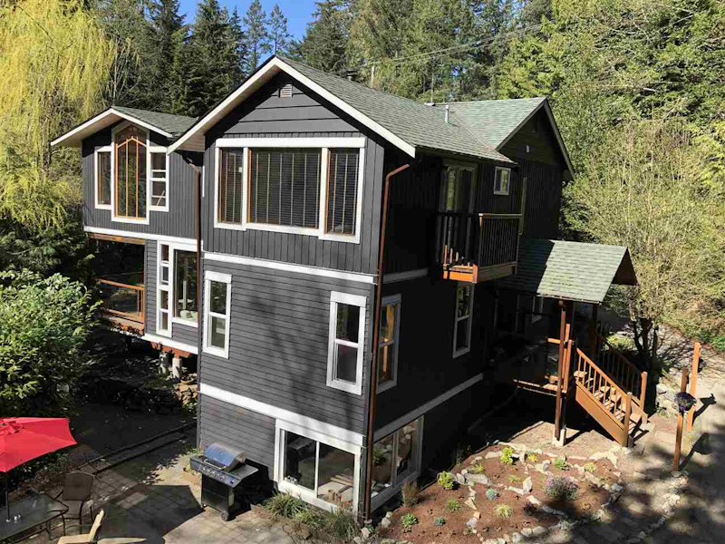 734 Grafton Road, Bowen Island BC V0N 1G2