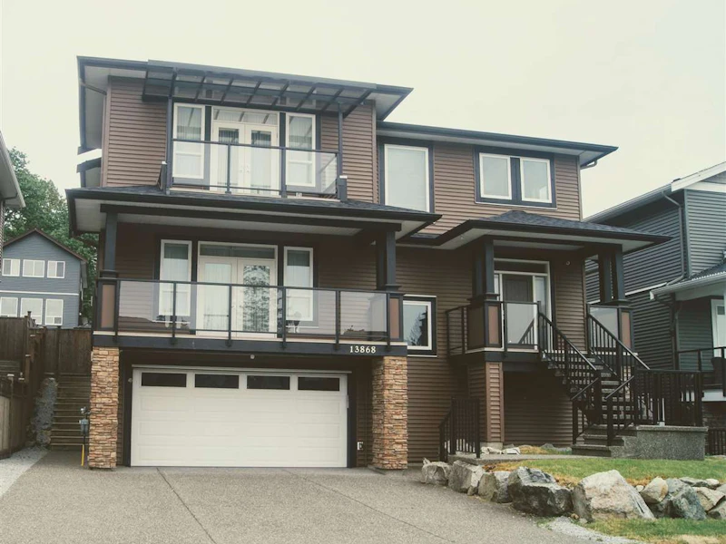 13868 232a Street, Maple Ridge BC V4R 0C2