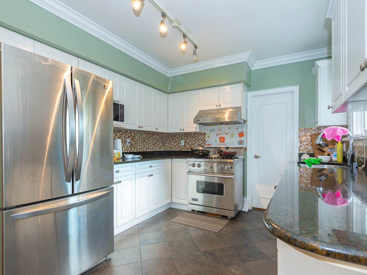 5389 Larch Street, Vancouver, BC, V6M 4C7