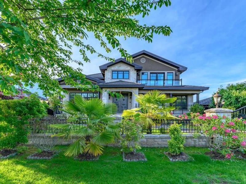 6665 Napier Street, Burnaby BC V5B 2C2