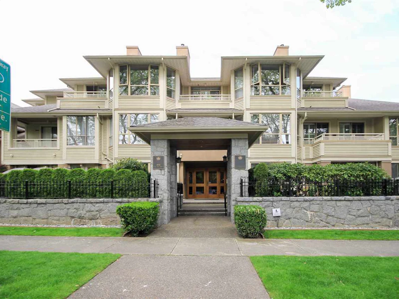 402 - 3755 W 8th Avenue, Vancouver BC V6R 1Z2