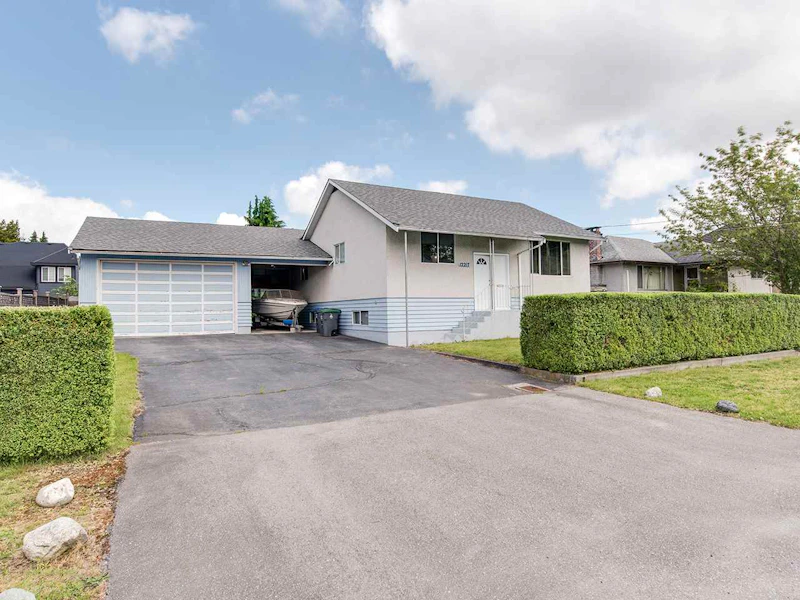12217 97th Avenue, Surrey BC V3V 2C8