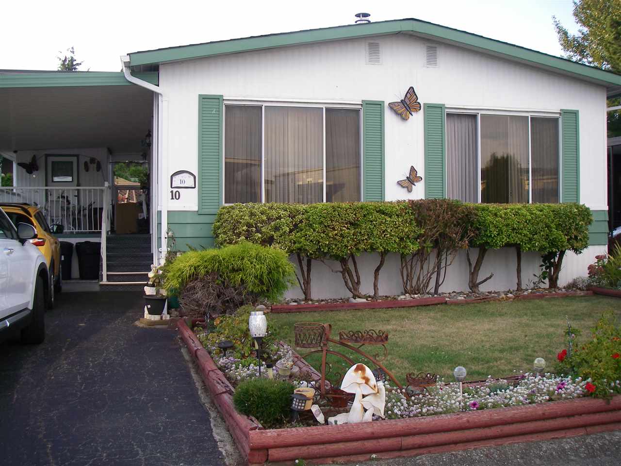 10-2120 King George Blvd  