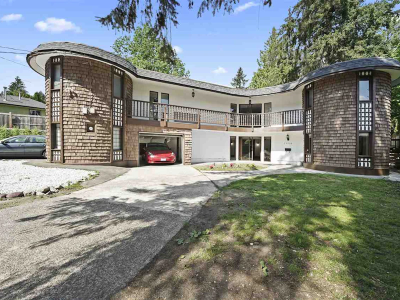 1290 Mountain Highway, North Vancouver BC V7J 2M1