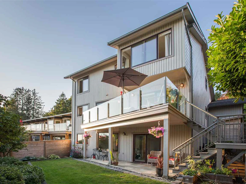 6570 Marine Drive, West Vancouver BC V7W 2S9