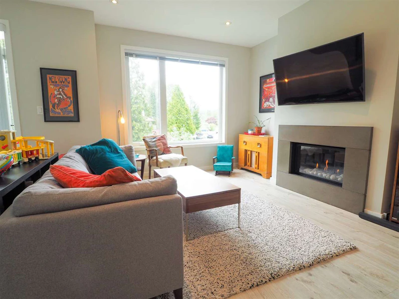 9 - 41488 Brennan Road, Squamish BC V0N 0A4