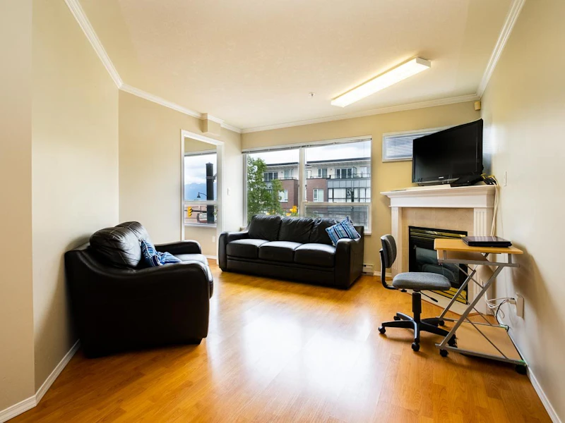 302 - 2238 Kingsway Street, Vancouver BC V5N 2T7