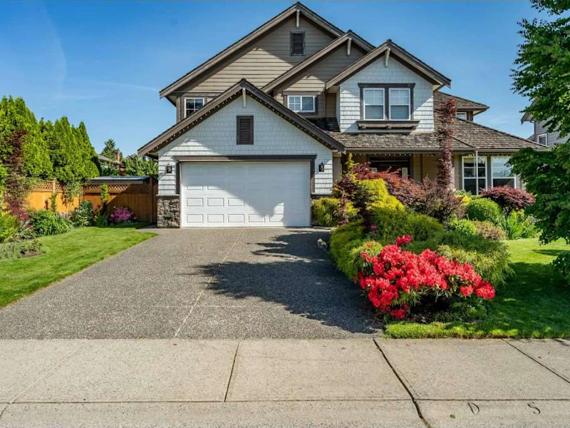 16755 105th Avenue, Surrey BC V4N 1V8