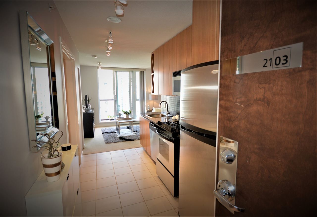 2103-1010 Richards St  