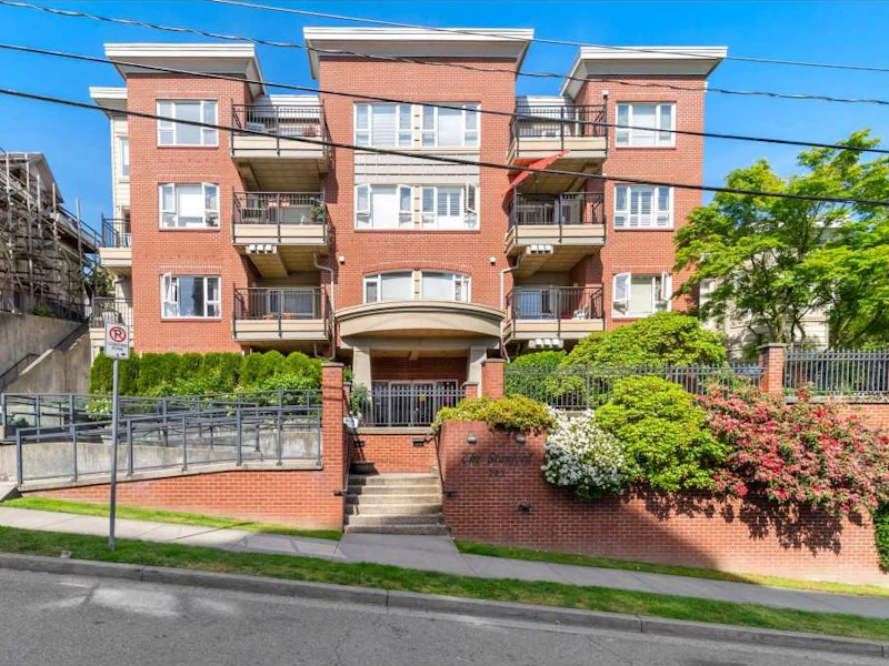 403 - 221 Eleventh Street, New Westminster BC V3M 4C8