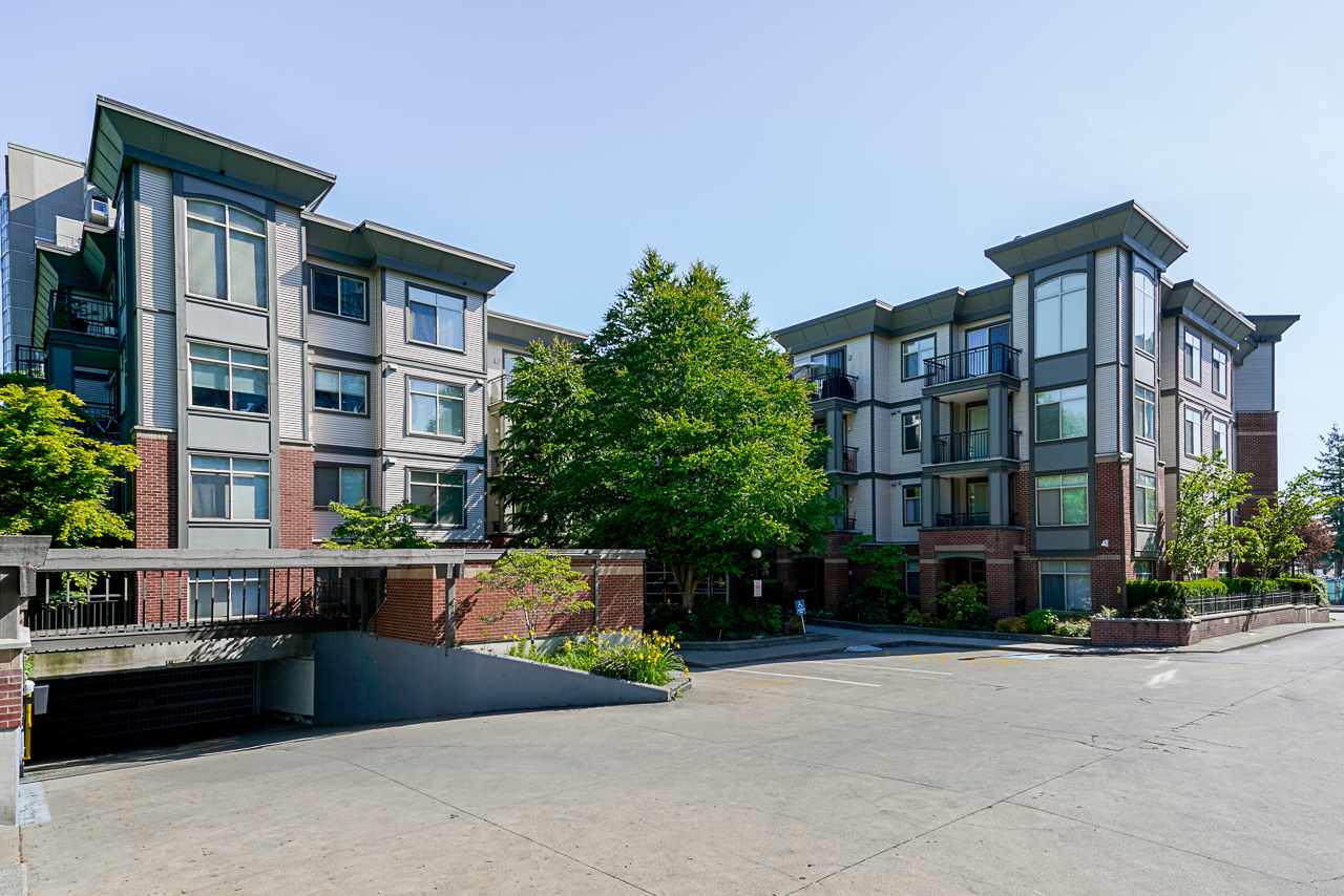 108-10499 University Dr  