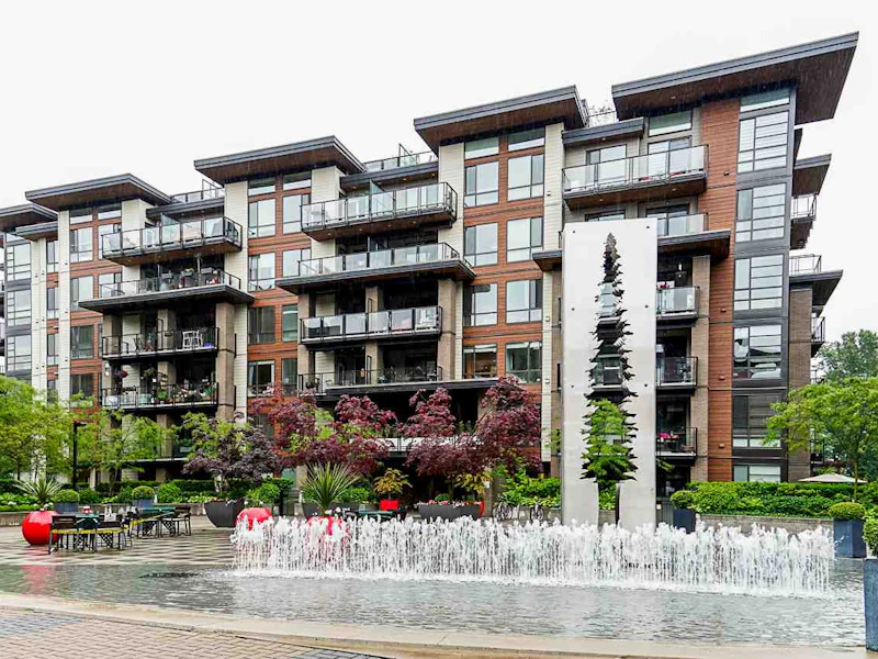 305 - 719 W 3rd Street, North Vancouver BC