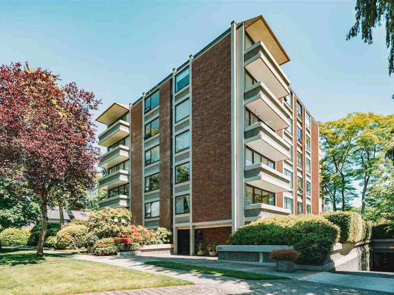 204 - 5350 Balsam Street, Vancouver BC V6M 4B4