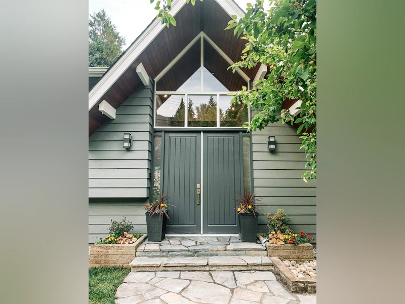 979 Prospect Avenue, North Vancouver BC V7R 2M5
