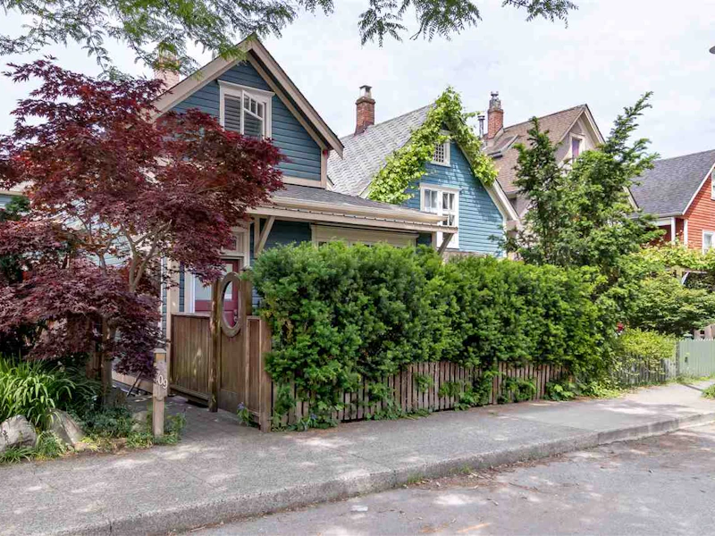 711 Keefer Street, Vancouver BC V6A 1Y6