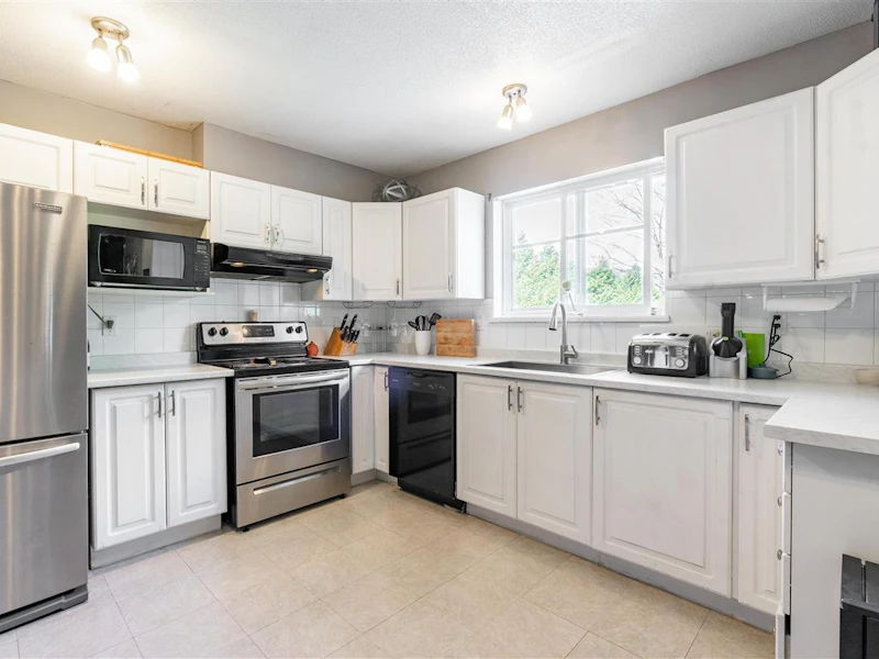 208 - 19953 55a Avenue, Langley BC V3A 3X4