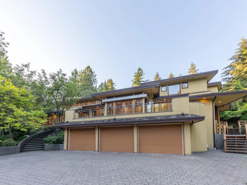 935 Highland Drive, West Vancouver BC V7S 2G6