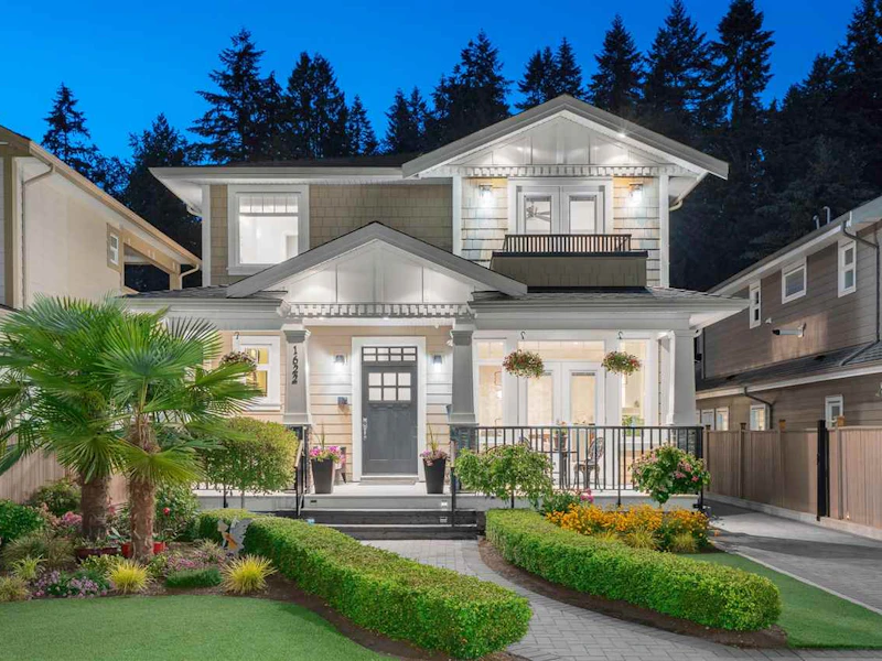 1622 Hope Road, North Vancouver BC