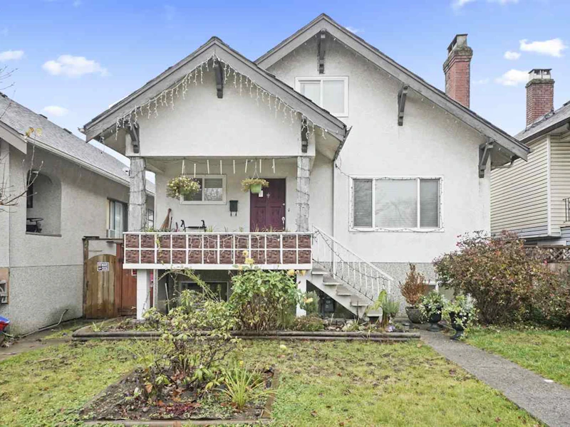 2547 Mcgill Street, Vancouver BC V5K 1G9