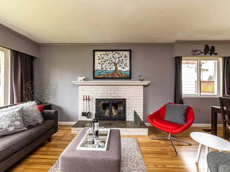 819 E 14th Street, North Vancouver BC V7L 2P5