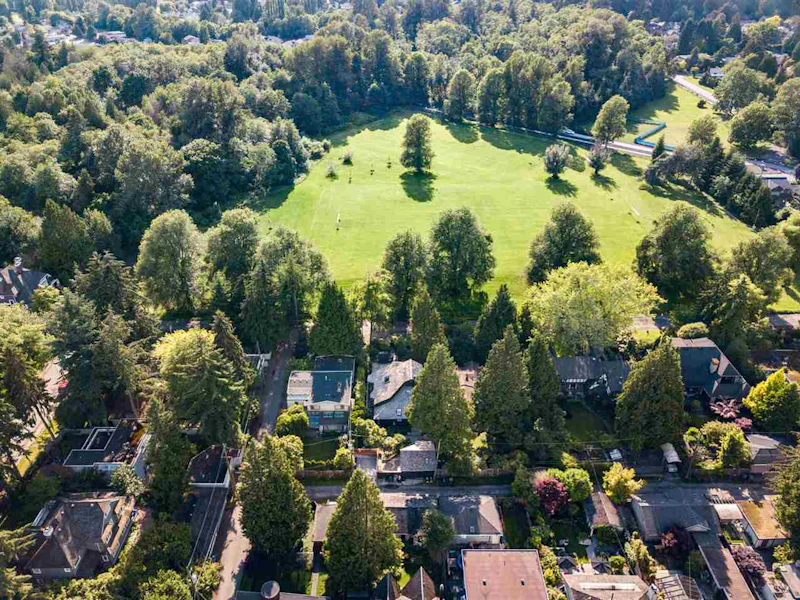 6350 Alma Street, Vancouver BC V6N 1Y6