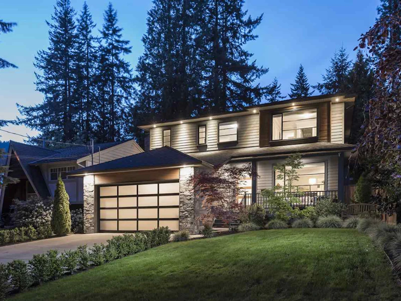 1670 Langworthy Street, North Vancouver BC V7K 1N5