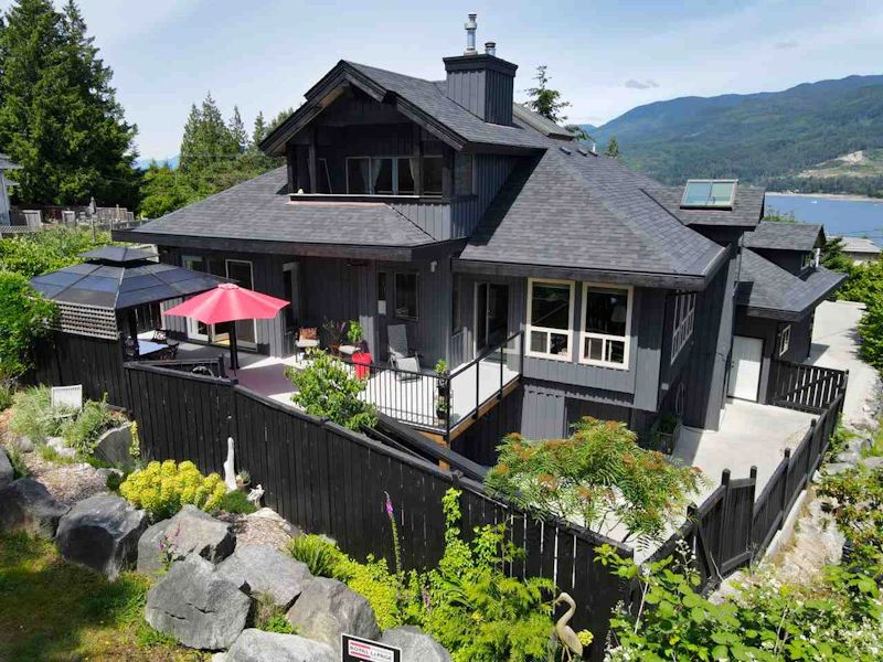 5781 Trail Avenue, Sechelt BC